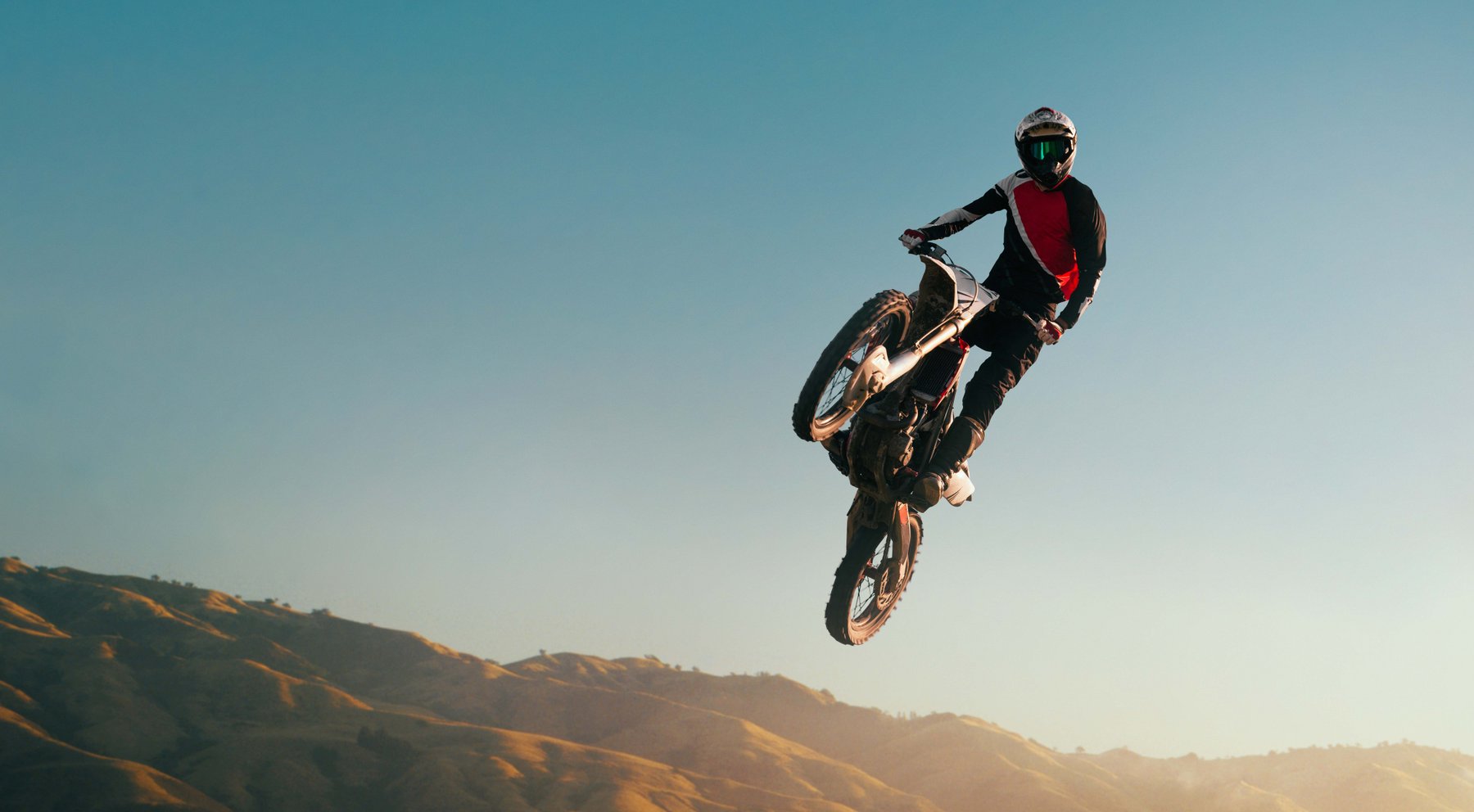 /images/product/product_section/655b1ea46e554_moto-freestyle.jpg