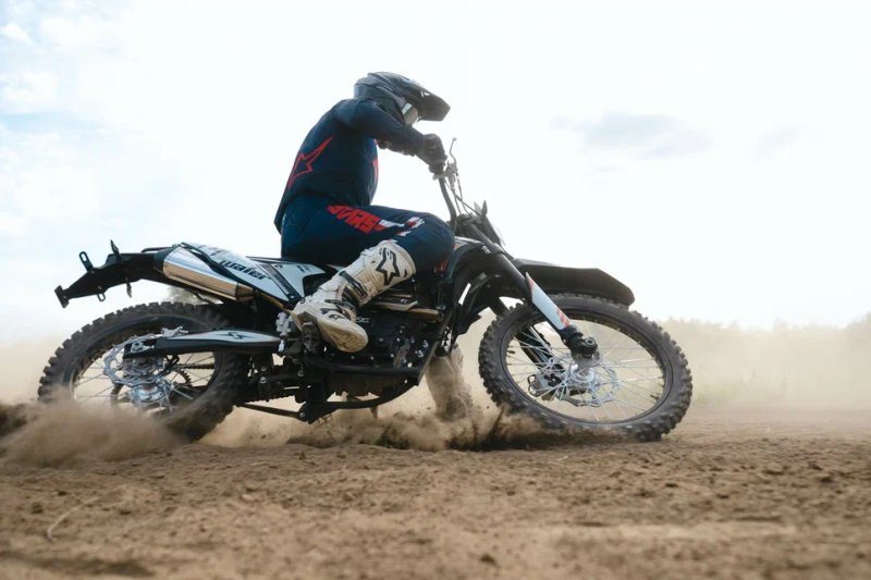 SHARMAX Expert "172" 250 V22 enduro