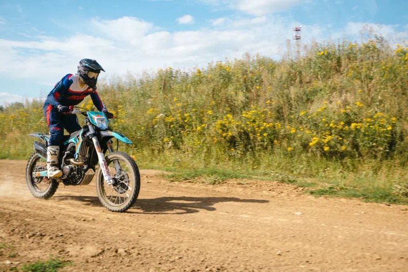 SHARMAX Expert "177" 250 V22 enduro