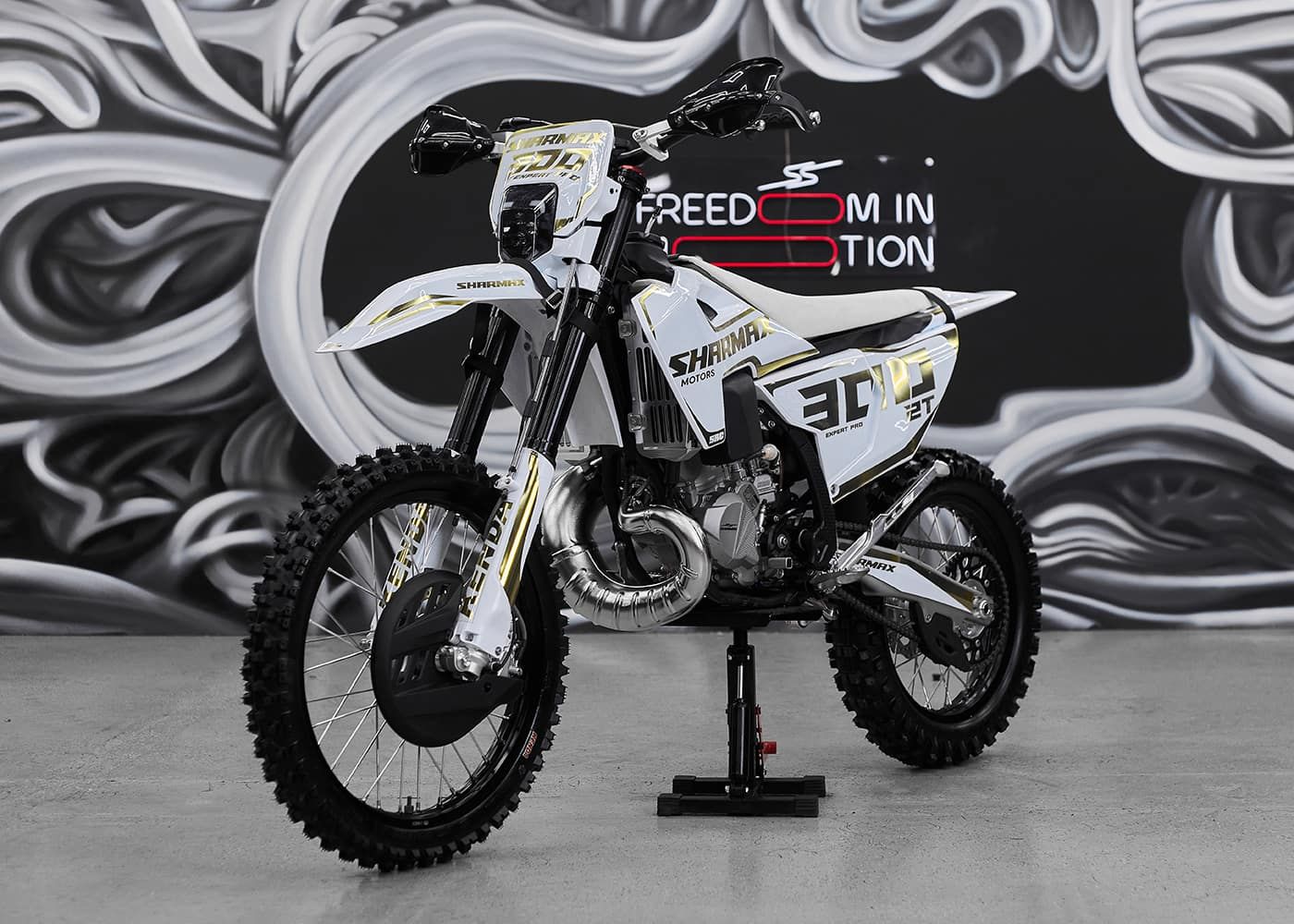 Expert Pro 300 2T Husq Edition