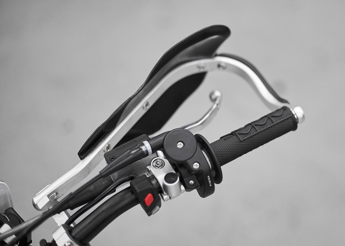 Expert Pro 300 2T Husq Edition