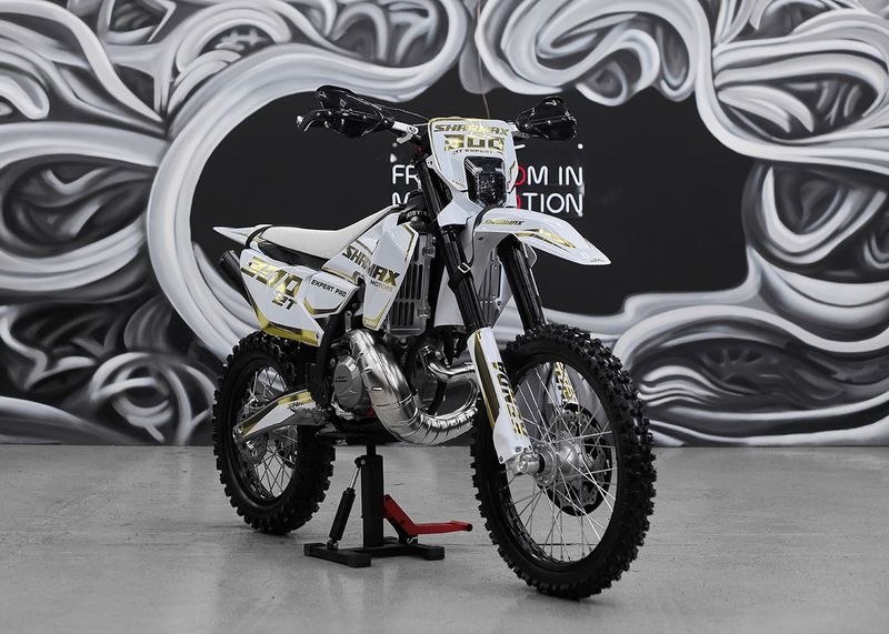 Expert Pro 300 2T Husq Edition